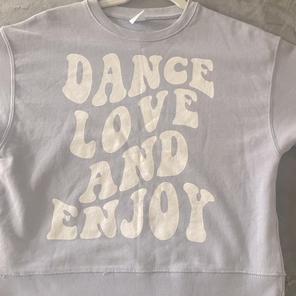 Zara sweatshirt never worn.